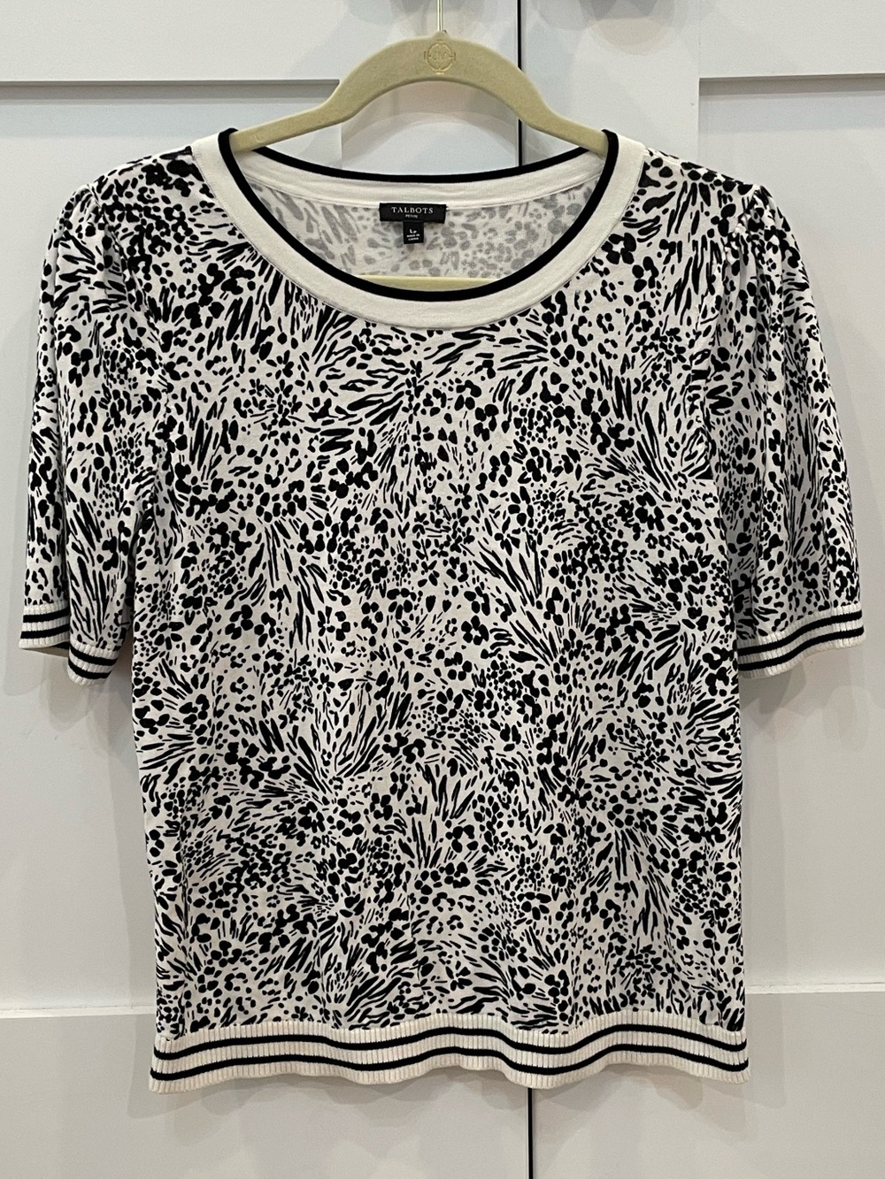 Talbots Short Sleeve, Black & White Sweater. Women’s size petite large.
